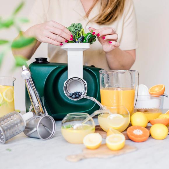Anka's Blender, Citrus press and Vegetable Cutter being used